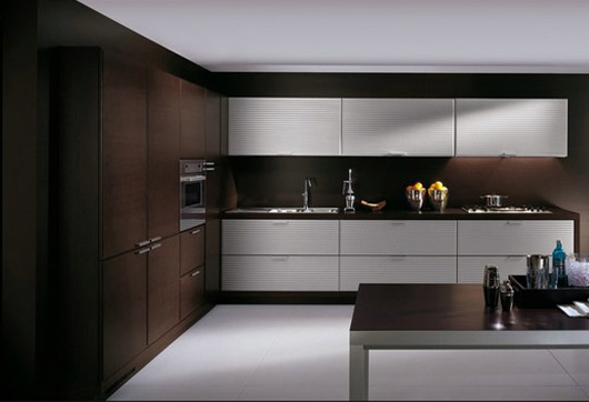 кухня коричневого цвета фото