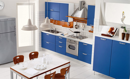 Синяя кухня –фото в интерьере