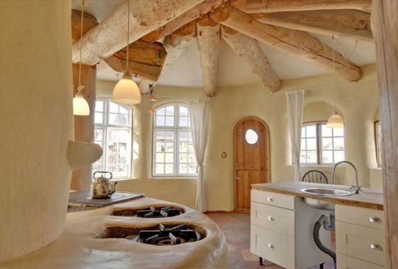 Кухня с камином дизайн в доме фото частном